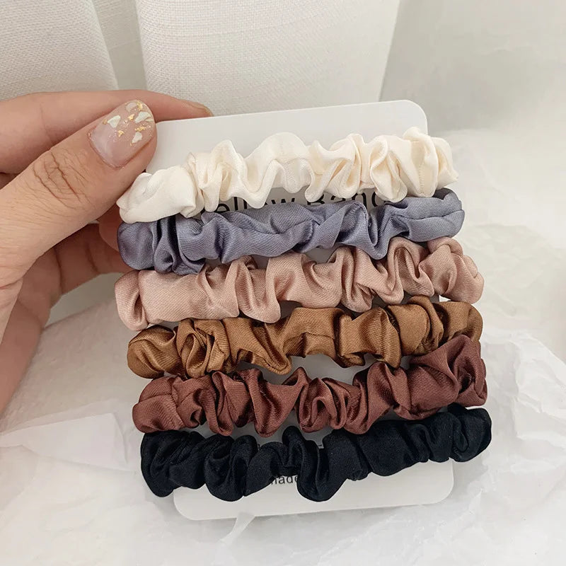 Pakke med 6 satin-scrunchies