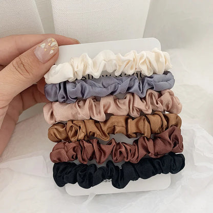 Förpackning med 6 Satin Scrunchies