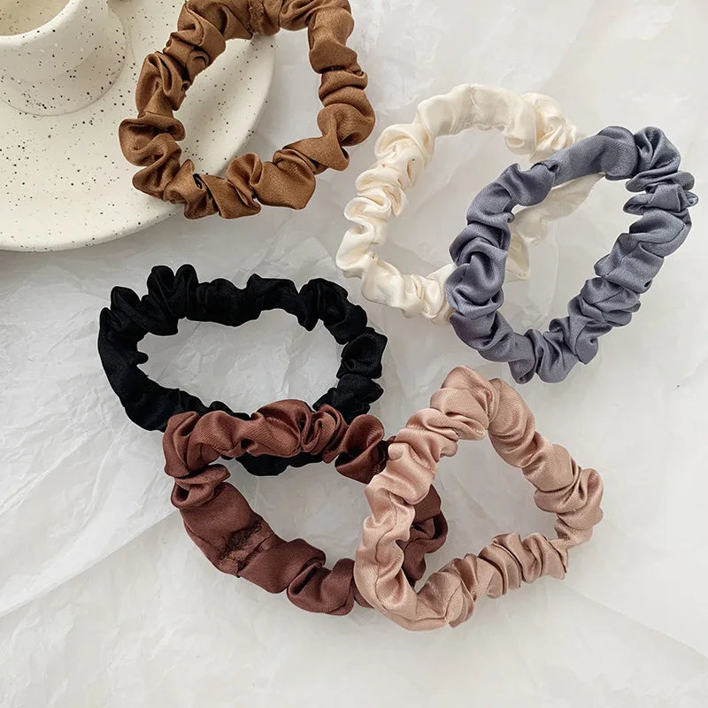 Pakke med 6 satin-scrunchies