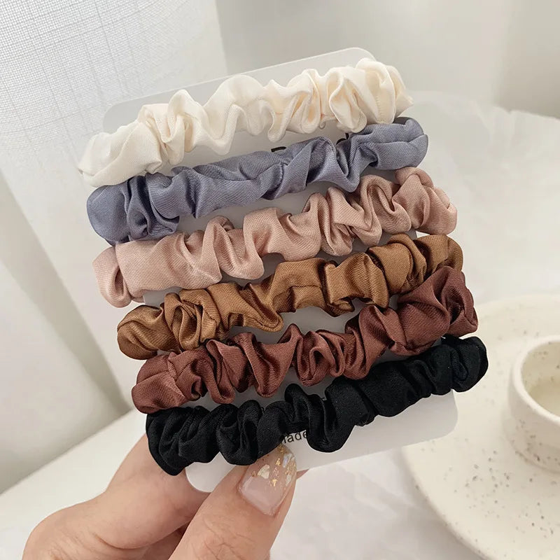 Pakke med 6 satin-scrunchies