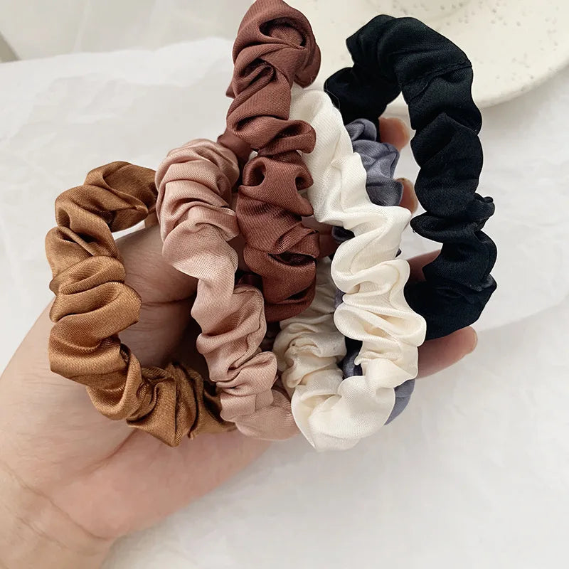 Pakke med 6 satin-scrunchies