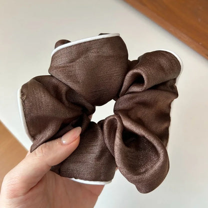 Satiini scrunchie